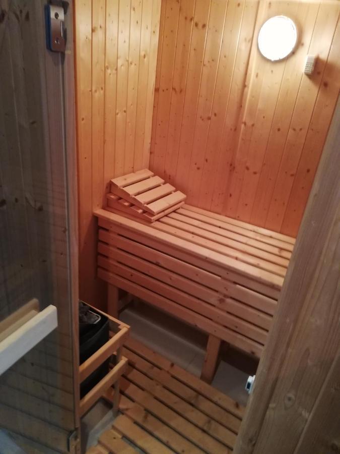 Forest Path Luxury Studio Apartment With Large Bedroom Bathroom And Sauna Sleeps Up To 4 Ballynahinch ภายนอก รูปภาพ